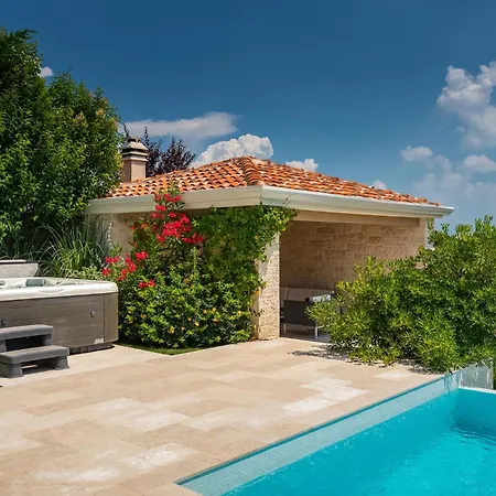 Monte Vizinada Casa de Férias Poreč